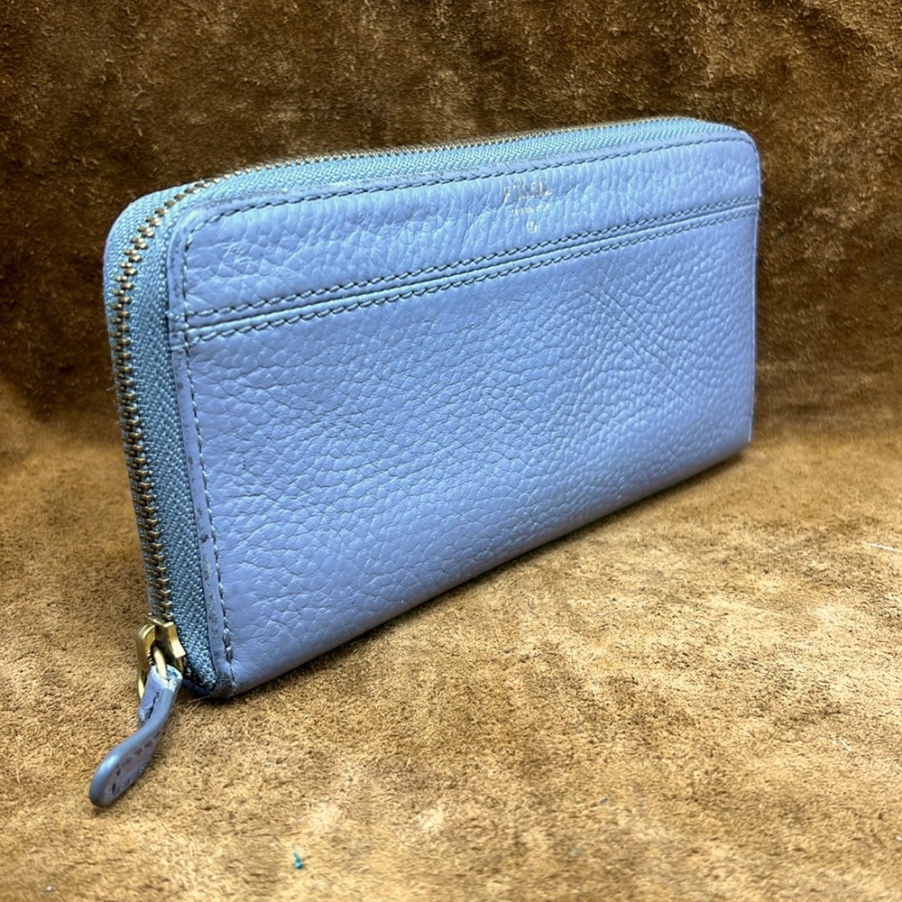 Fossil Light Gray Leather Zipper Wallet
